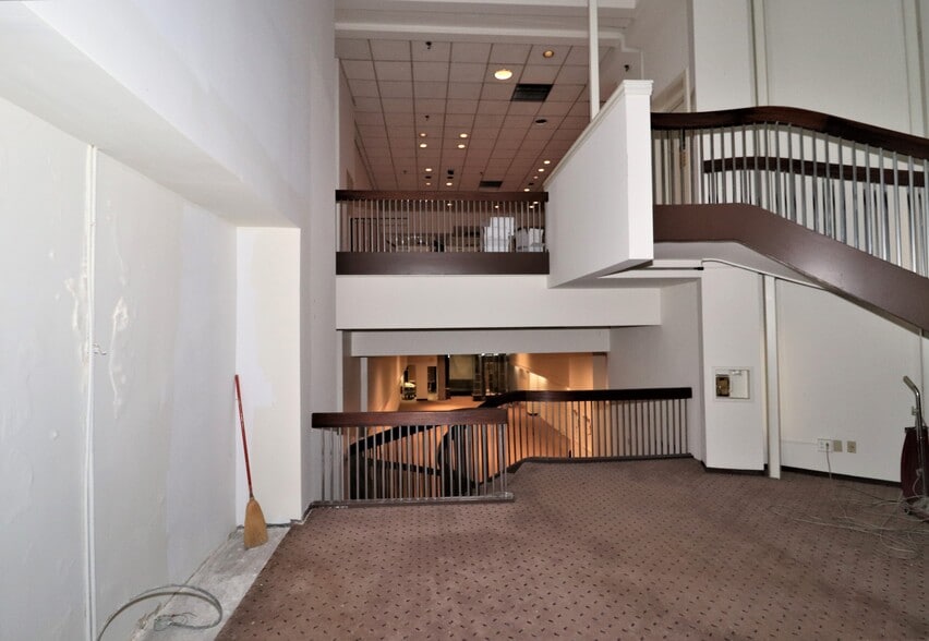 More Photos Of 4 W Fourth St, Cincinnati Office Residential For Sale