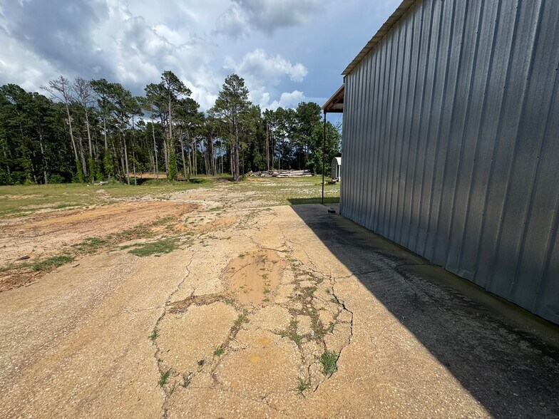 More Photos Of 7823 Highway 155, Coffee City Freestanding For Sale