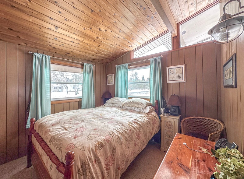 More Photos Of 752 W Faith St, Spruce Flex For Sale