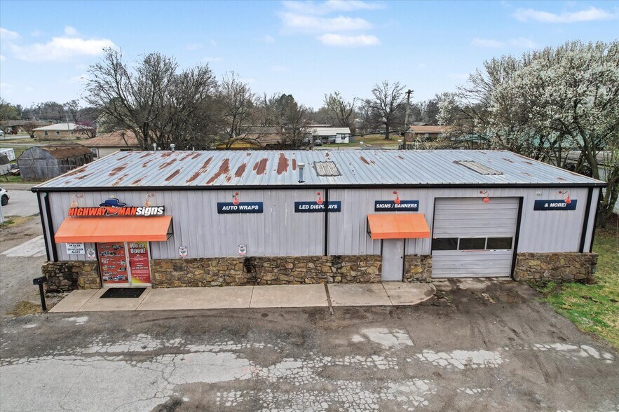 More Photos Of 603 W Rogers Blvd, Skiatook Freestanding For Sale