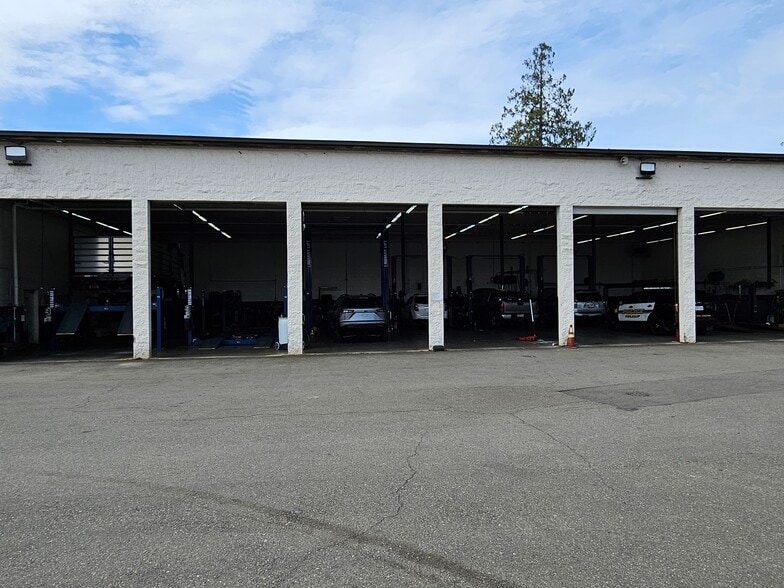 More Photos Of 6616 35th Ave NE, Marysville Auto Dealership For Lease