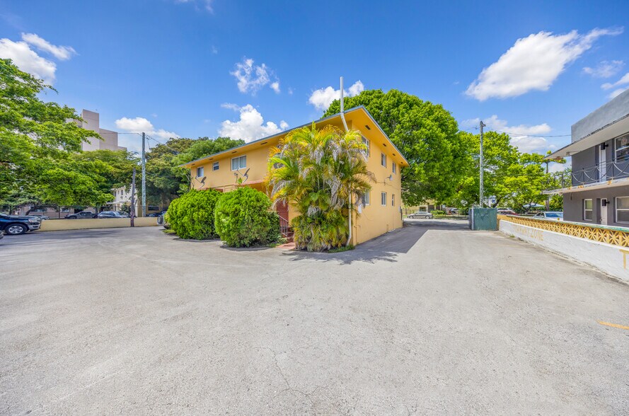 More Photos Of 840-858 NW 4th St, Miami Apartments For Sale