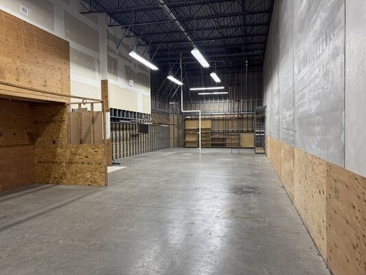 More Photos Of 2811-2827 S Business Dr, Sheboygan General Retail For Lease