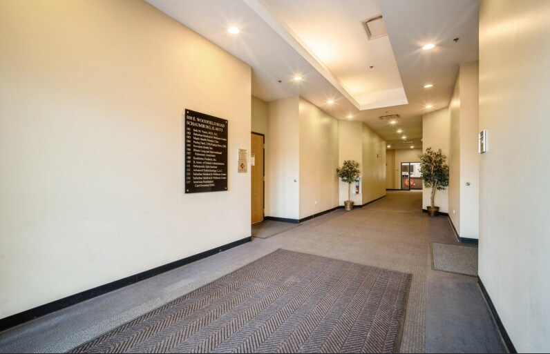 More Photos Of 800 E Woodfield Rd, Schaumburg Medical For Sale