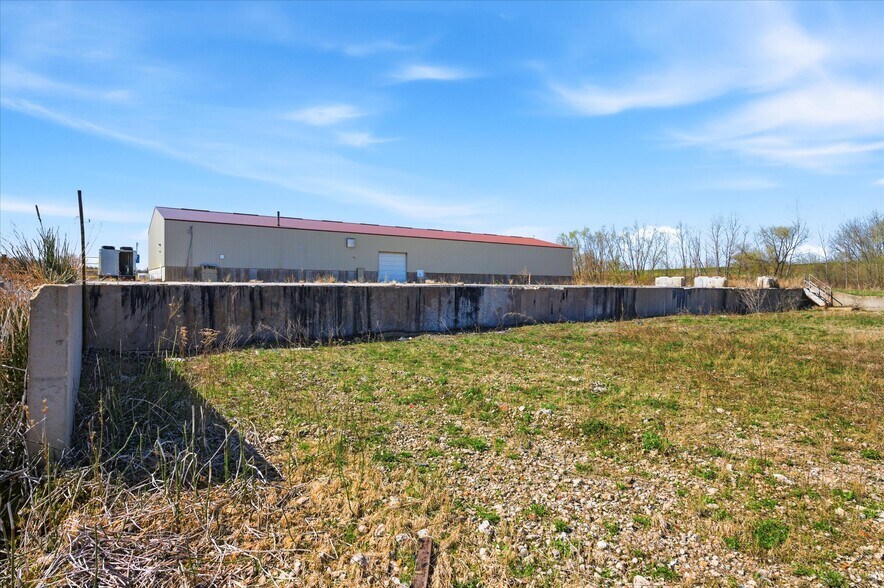 More Photos Of 24104 755th Ave, Albert Lea Warehouse For Sale