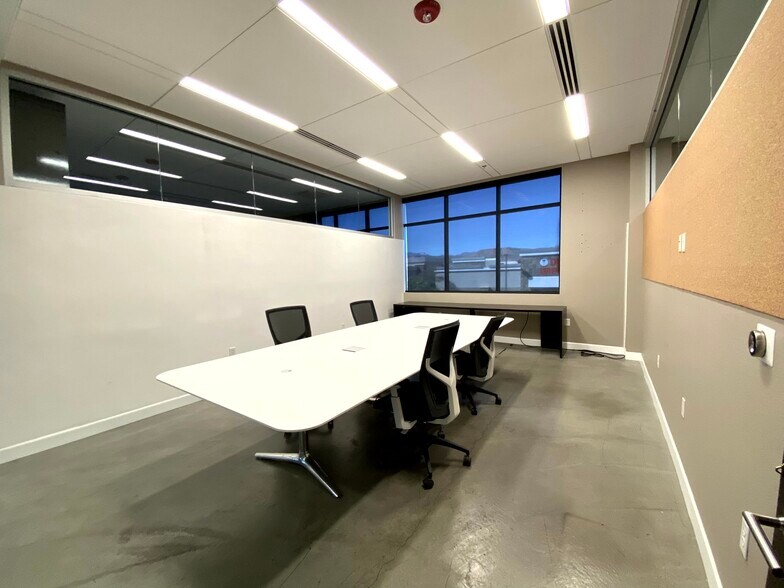 More Photos Of 6010 S Durango Dr, Las Vegas Loft Creative Space For Sale