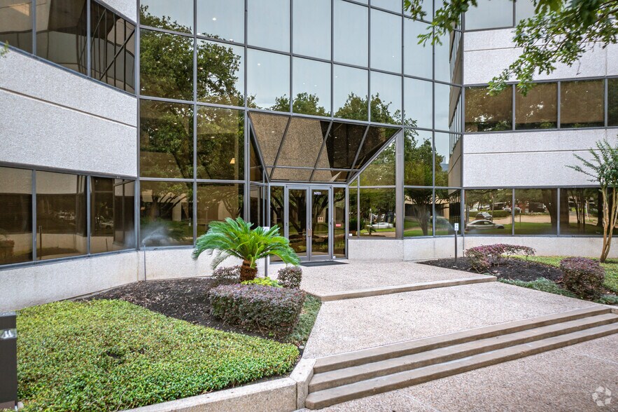 More Photos Of 14701 St. Marys Ln, Houston Unknown For Lease