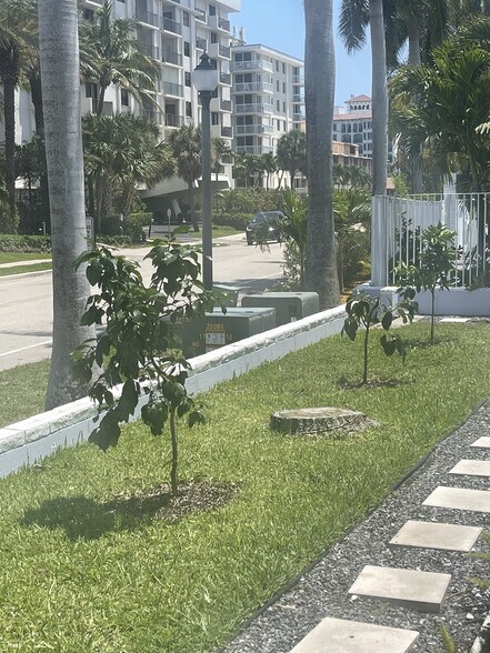 More Photos Of 100 Sandal Ln, Palm Beach Shores Apartments For Sale