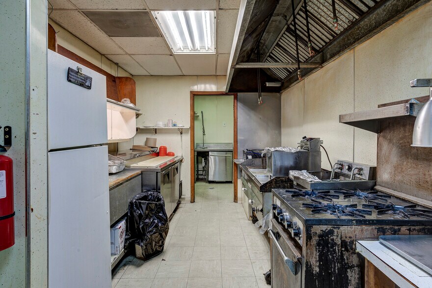 More Photos Of 2910 Bristol Hwy, Johnson City Bar For Sale