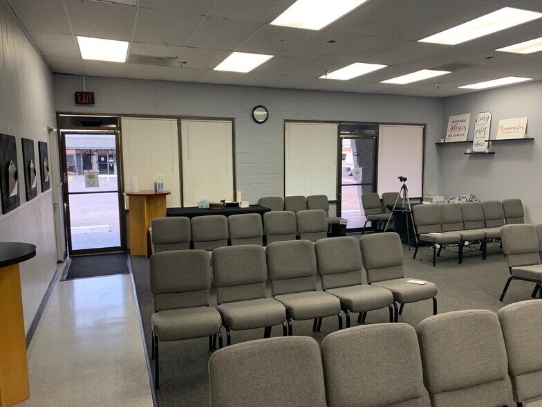 More Photos Of 13611-13663 N 32nd St, Phoenix Storefront For Lease