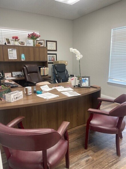 More Photos Of 350 W Brannen Rd, Lakeland Manufacturing For Sale