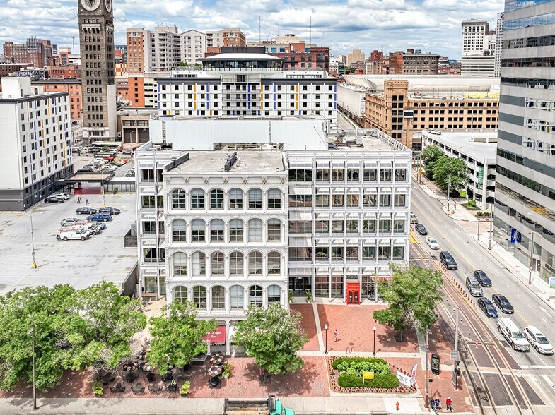 More Photos Of 300 W Pratt St, Baltimore Office For Sale
