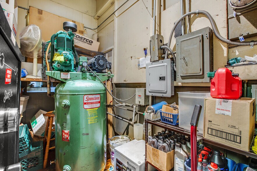 More Photos Of 355 E 14th St, San Leandro Auto Repair For Sale