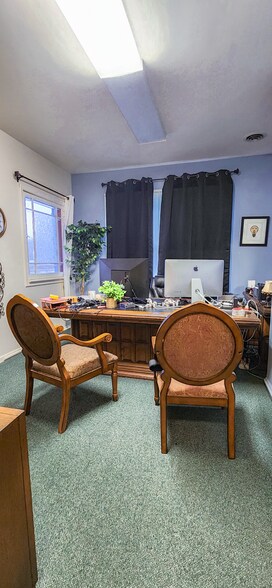 More Photos Of 1003 N Washington Ave, Lansing Office For Sale