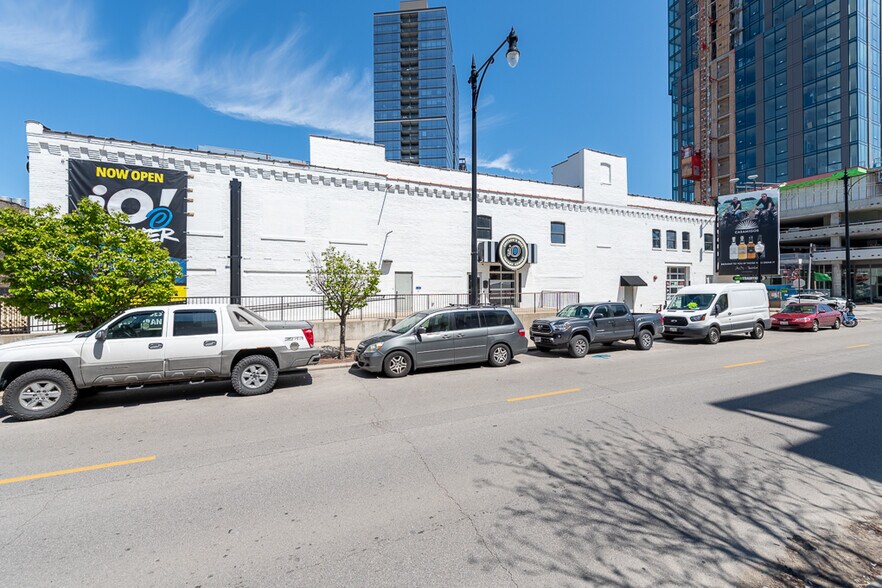 More Photos Of 1501 N Kingsbury St, Chicago General Retail For Lease