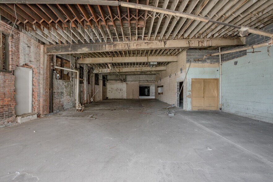 More Photos Of 3745 Cass Ave, Detroit Freestanding For Sale