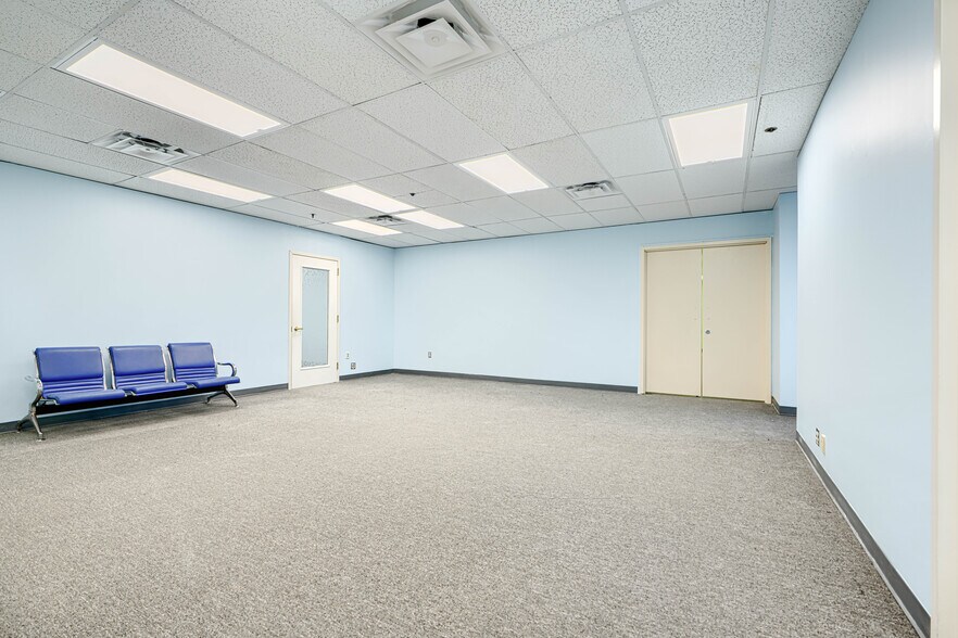 More Photos Of 8815 Centre Park Dr, Columbia Medical For Lease