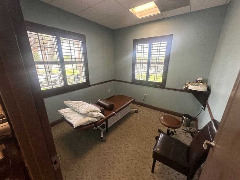 More Photos Of 3111 W Boynton Beach Blvd, Boynton Beach Medical For Sale