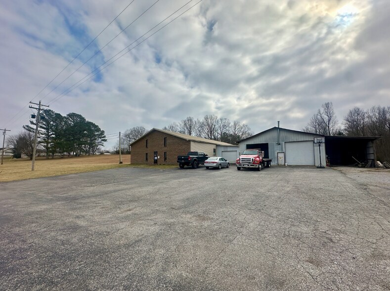 More Photos Of 430 Carthage Rd, Red Boiling Springs Industrial For Sale