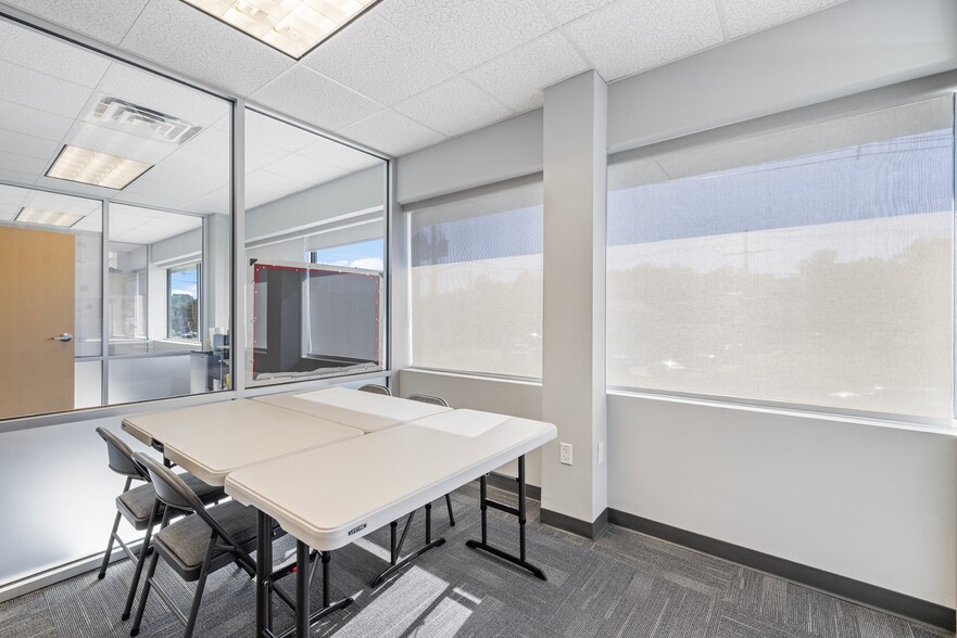 More Photos Of 251-255 Andover St, Peabody Storefront For Lease