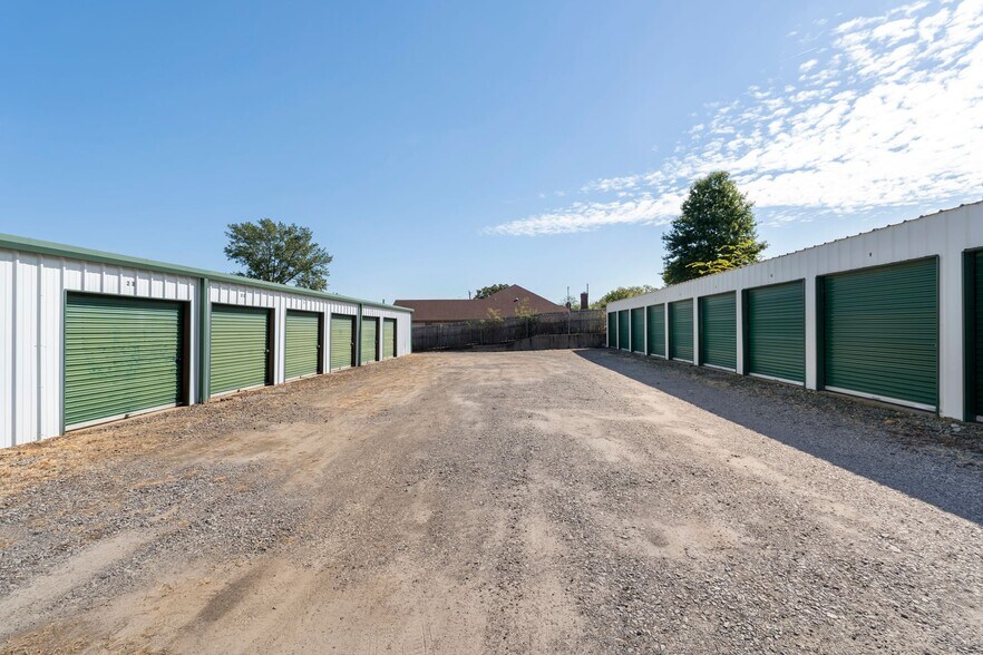 More Photos Of 2510 Kibler Rd, Van Buren Self Storage For Sale