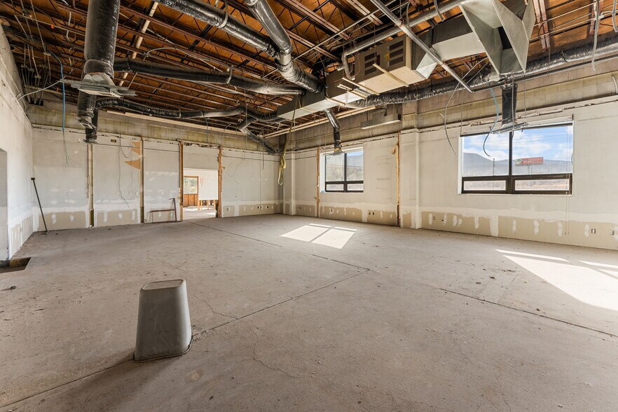 More Photos Of 1342 W Industrial Rd, Cedar City Warehouse For Lease