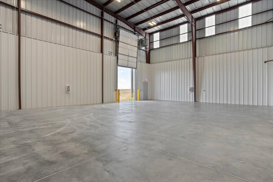 More Photos Of Mckinney Drive, Cheyenne Manufacturing For Lease