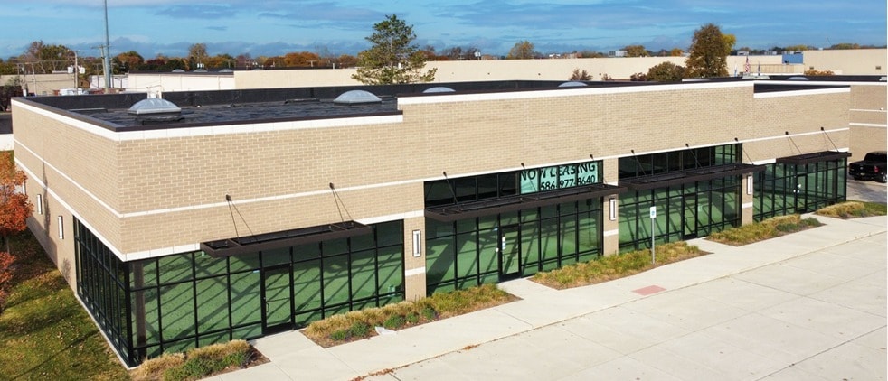 More Photos Of 40421-40477 Mound Rd, Sterling Heights Unknown For Lease