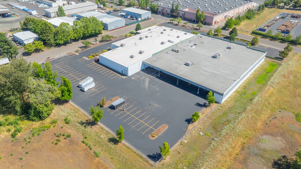 More Photos Of 3403 W 7th Ave, Eugene Manufacturing For Lease