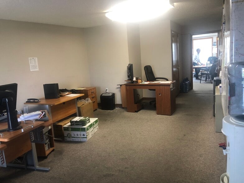 More Photos Of 12250 S Gessner Dr, Houston Auto Repair For Sale