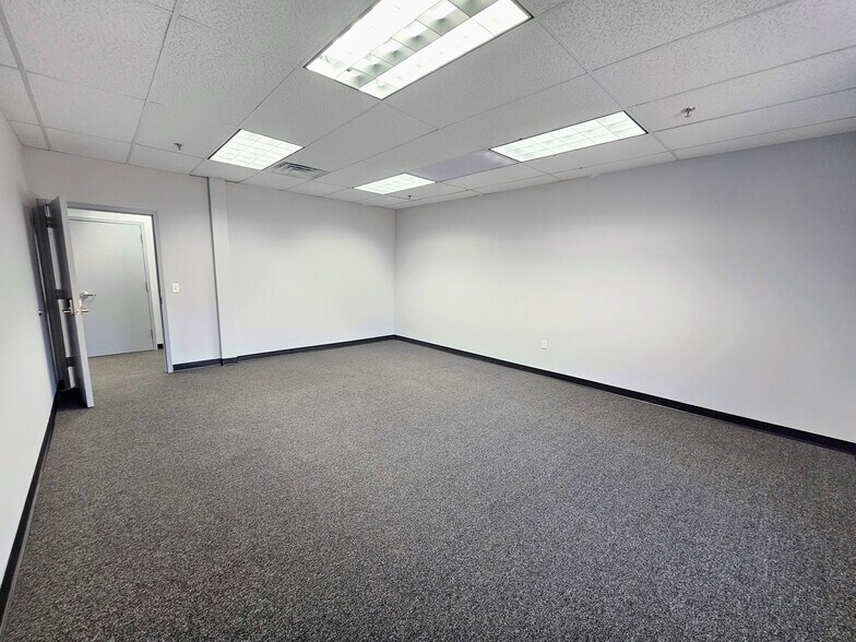 More Photos Of 841 Mountain Ave, Springfield Coworking Space