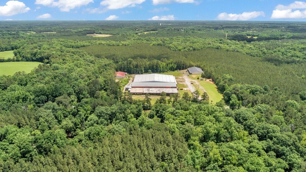 More Photos Of 121 Trotter Industrial Ln, Saluda Warehouse For Lease