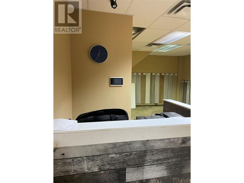More Photos Of 1455 Ellis St, Kelowna Office Residential For Lease