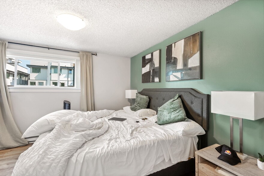 More Photos Of 2414 13th Ave S, Seattle Apartments For Sale