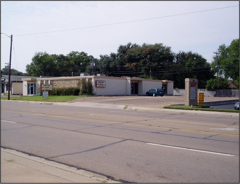 Primary Photo Of 800 Lake Air Dr, Waco Loft Creative Space For Lease