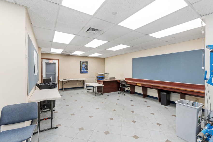 More Photos Of 4865 Arthur Kill Rd, Staten Island Warehouse For Sale