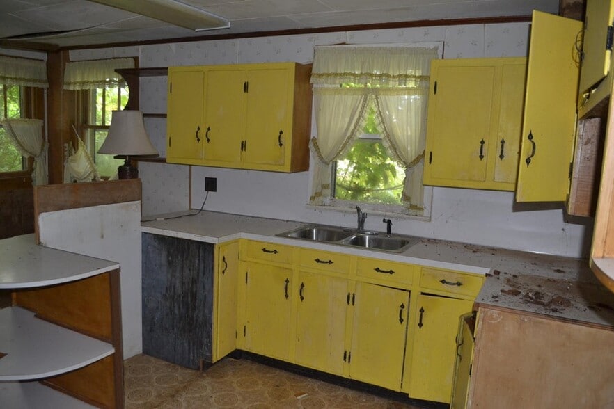 More Photos Of 1344 US 127 Byp, Pikeville Flex For Sale