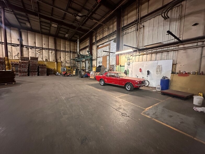 More Photos Of 429 E Grove St, Greenville Industrial For Sale