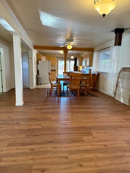 More Photos Of 142 NW Front St, Prairie City Specialty For Sale