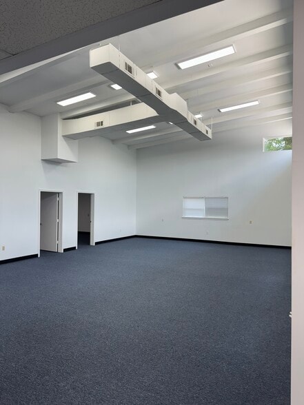 More Photos Of 4202 Sherwood Ln, Houston Loft Creative Space For Sale
