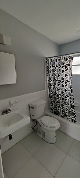 More Photos Of 7221 Venetian St, Miramar Apartments For Sale