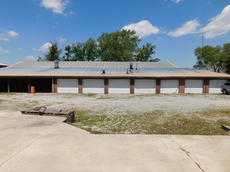 More Photos Of 109 N Harrison St, Leesburg Warehouse For Sale