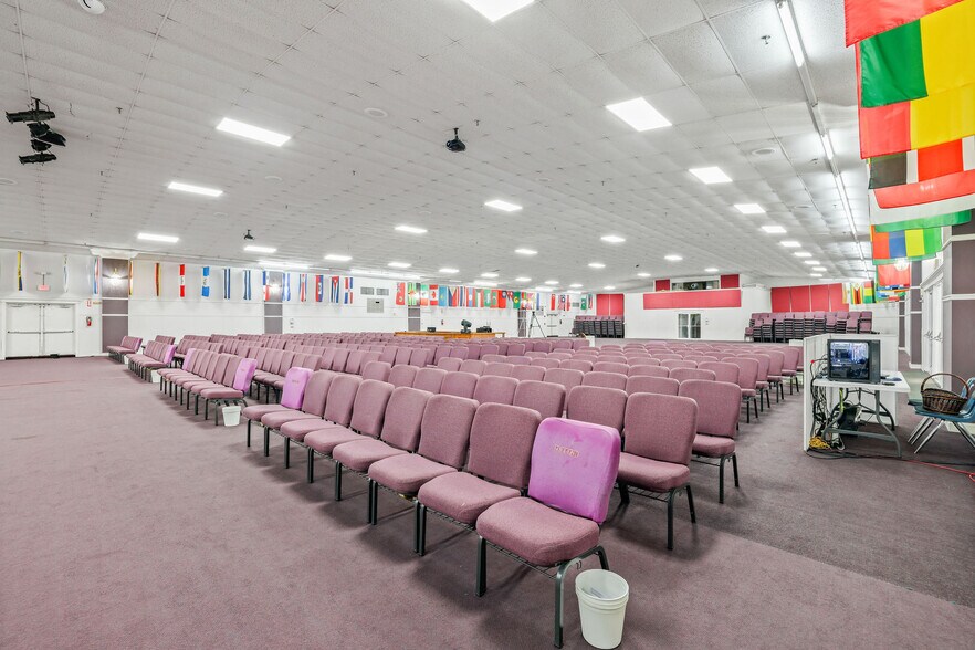 More Photos Of 190 NW 79th Ave, Miami Religious Facility For Sale