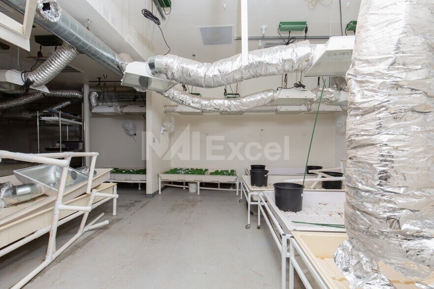 More Photos Of 6265 Saddle Tree Dr, Las Vegas Industrial For Sale