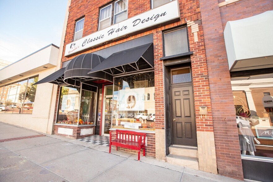 More Photos Of 219 Norris Ave, McCook Storefront For Sale