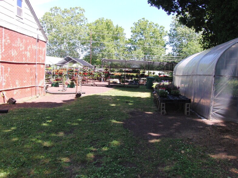 More Photos Of 921 Bath Rd, Bristol Garden Center For Sale
