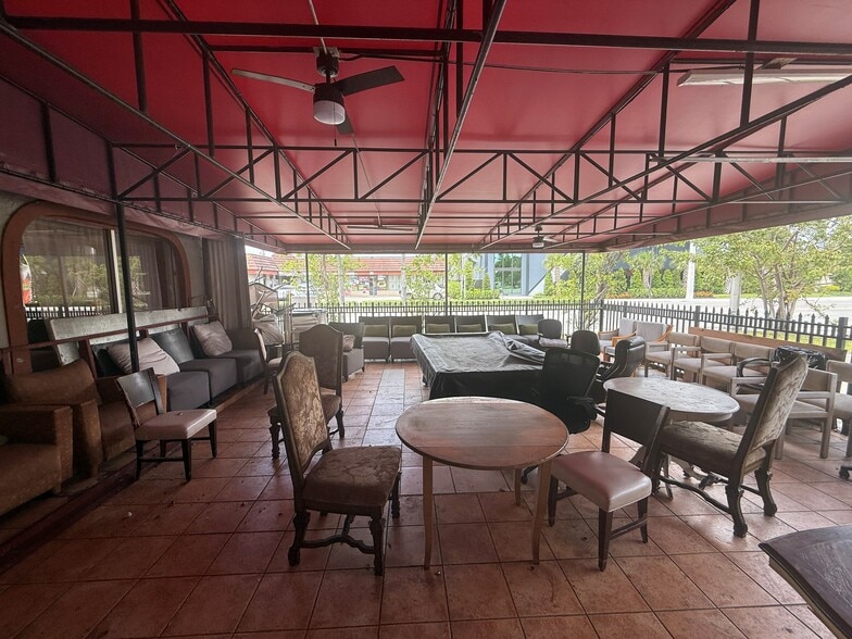 More Photos Of 14005 W Dixie Hwy, North Miami Restaurant For Sale