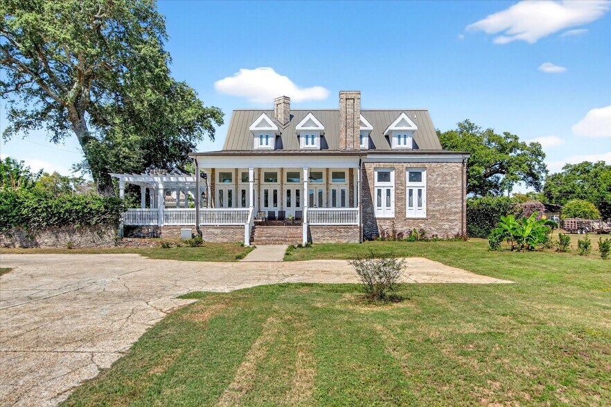 More Photos Of 1611 Glenn Swetman St, Biloxi Specialty For Sale