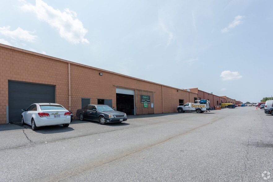 More Photos Of 7900-7996 E Baltimore St, Baltimore Flex For Lease