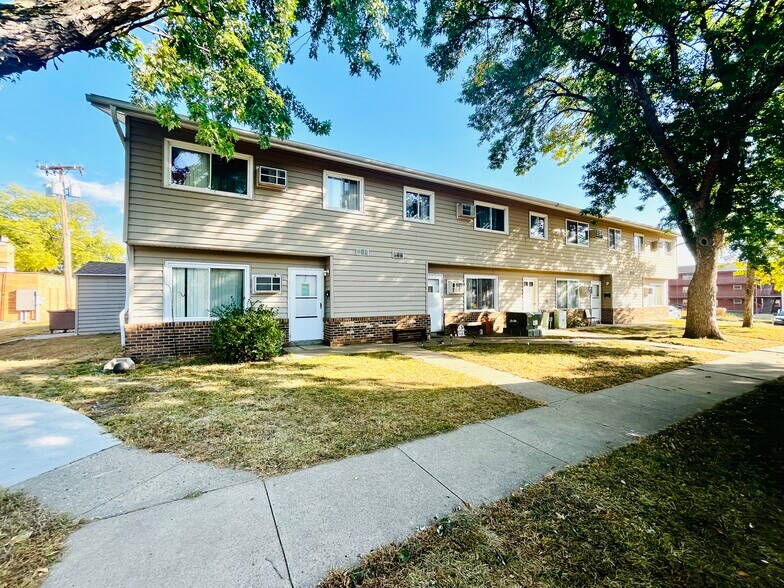 Primary Photo Of 1015-1021 Walnut St, Yankton Apartments For Sale